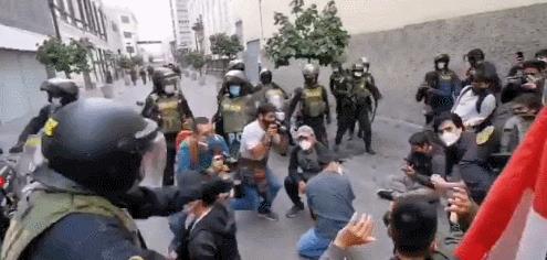 美国如愿以偿，活成了“发展中国家”！