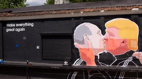 普京与特朗普的深情，全球保守派势力最后的挽歌！