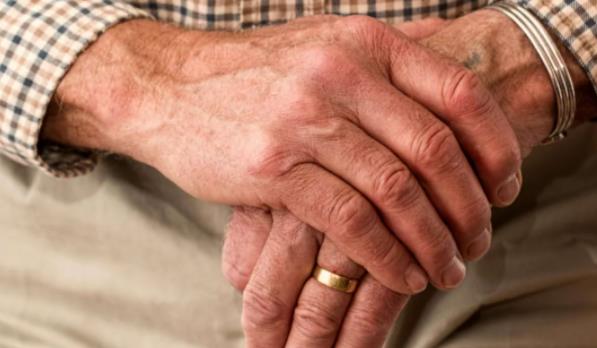 贪官财产划入养老储备基金：惊人提议，背后到底有什么隐忧？