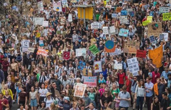 时评 | 自由价更高？有种埃博拉来了你丫别跑！