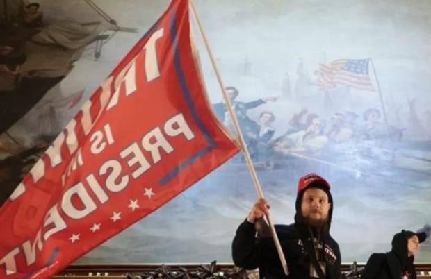 美国制裁美国？！特郞普大概率要坐牢，掐豆芽终于掐出事了！