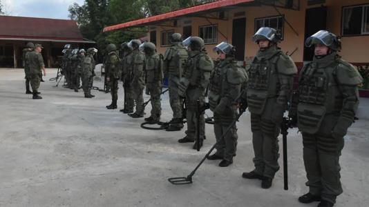 俄罗斯工兵现身老挝，竟然是在收拾美军留下的烂摊子！