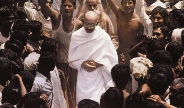 中国为什么没有出现昂山素季、甘地式的精神领袖？