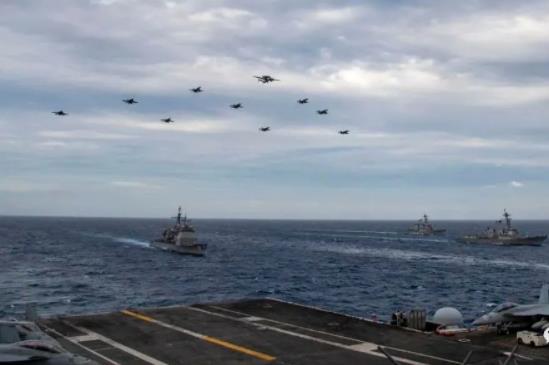 南海妖风阵阵，除了美军双航母，小弟们也来凑数！