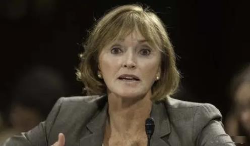 被制裁的美国政客已有2人找到工作，中方制裁失效？呵呵！