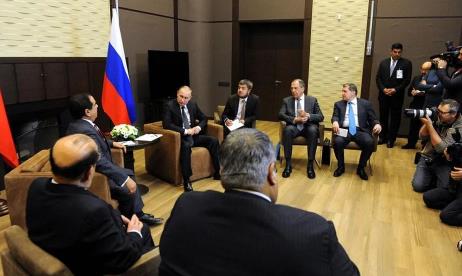 普京嗅到重大危险气息！俄抛美元欧元转向人民币！