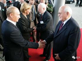 拜登电贺戈尔巴乔夫生日，却为何对普京恨之入骨？