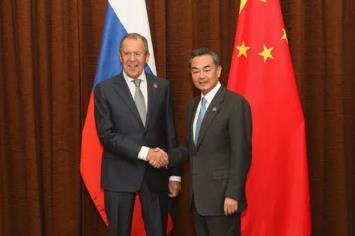 俄罗斯外长这时候访华，怎会是巧合？
