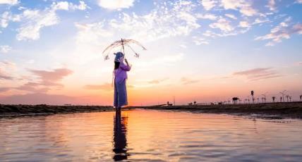 ​为别人打伞！