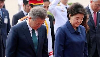 文在寅道歉，诡异！背后三波暗流在推他！