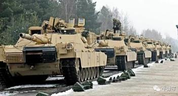 坦克源源不断运往前线，一场战争正在酝酿中！