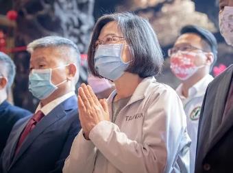 国内居然还有这么愚昧的省份：拜神祈雨！