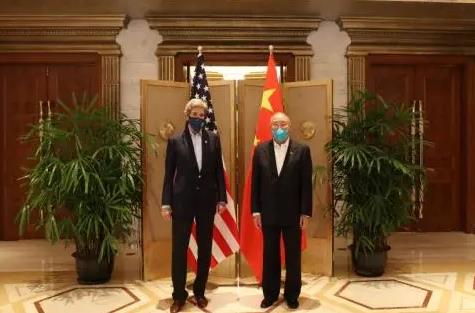 中美发表联合声明！此时，美国为啥派克里访华？