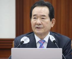 当初排斥中国疫苗，现在骂美国是流氓！