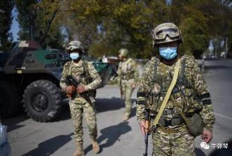 一觉醒来，这两个中国的友好邻国，大打出手了！