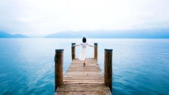 智者搭桥，愚者筑墙！