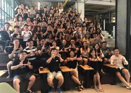 果然，有人跳出来为美国驻华使馆辩护了！