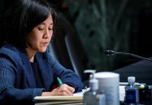 美国为对华接触政策画上句号？过去24小时，遏华动作一个接一个！