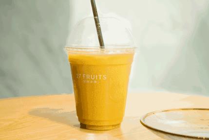 一杯“鲜榨果汁”接近喝糖水！4类人尤其不建议喝！