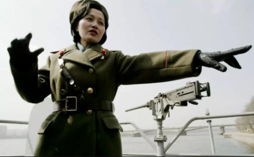驻韩美军，坟头蹦迪！