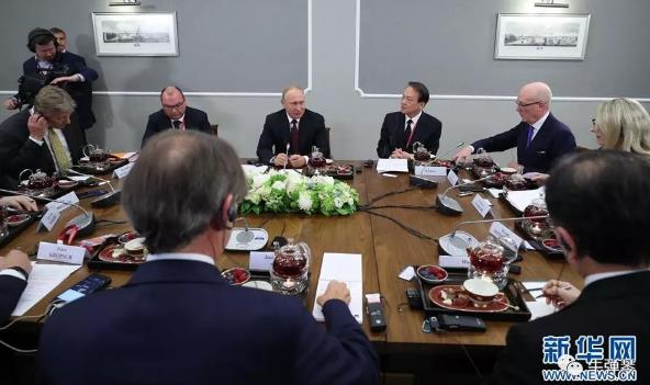 中国记者提了一个问题，普京的回答很意味深长！