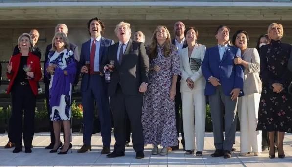 马克龙识破套路，但拜登还是达到目的！未来很凶险！