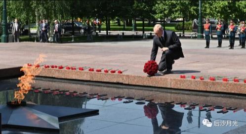 纳粹德国进攻苏联80周年！默克尔忏悔，普京献花！