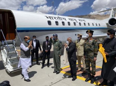 危局中的三哥，不仅要甩锅，还可能会冒险！