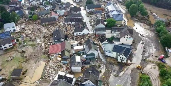 这个周末，西方传来三个坏消息！
