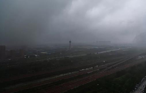 在河南这场旷世暴雨中，我们还应该思考什么？