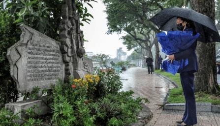 凌乱时刻，美国打出越南牌！