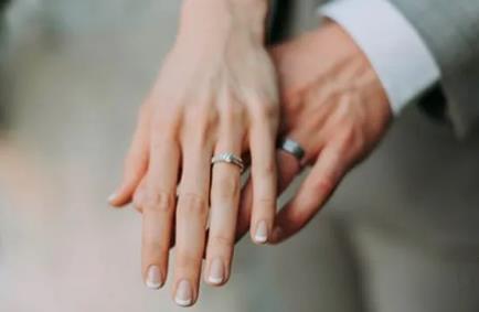 婚姻的真相：一边相互嫌弃，一边不离不弃！