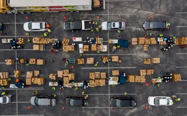 美国史上最大规模停发补助， 900万人因此“断粮”，内幕竟是……