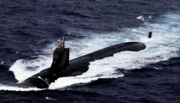 核潜艇刚受伤，海洋测量船又来南海了，美国意欲何为？