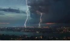 警惕！种种信号显示，当前国际局势潜藏巨大风险！