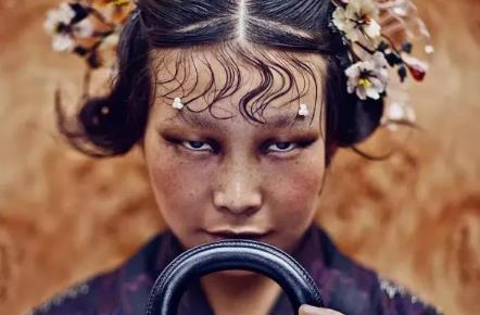 意识形态的攻防战！