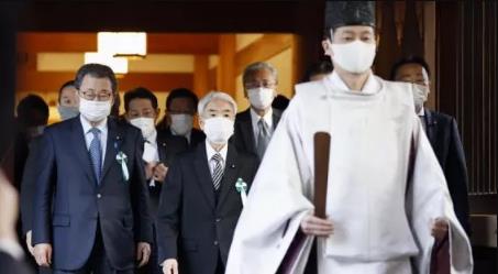 日本，露了“反骨”！