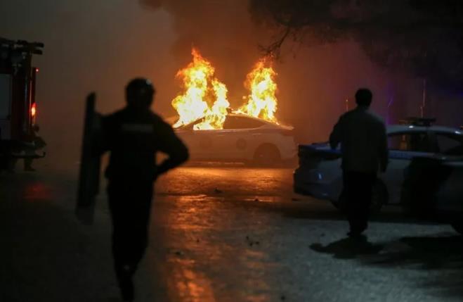 我们这个重要邻国，突然遇到大麻烦了！