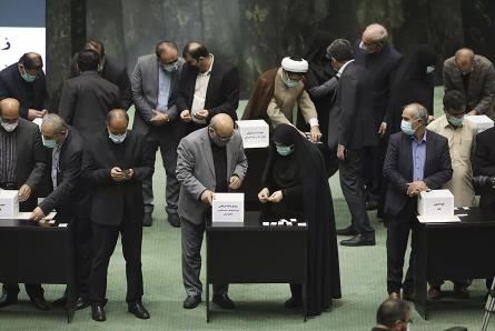 他们为何惧怕伊朗？