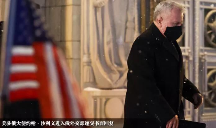 中俄同时发力，美国已掉入一个超级陷阱！