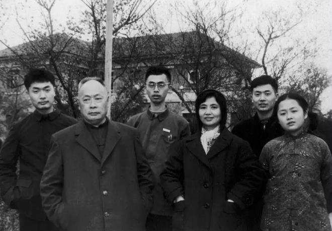 陈毅 · 难以两全！