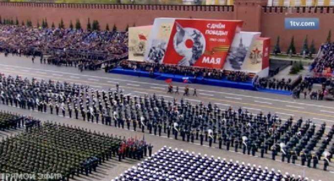 俄美打持久战，中国现在该入场助拳吗？