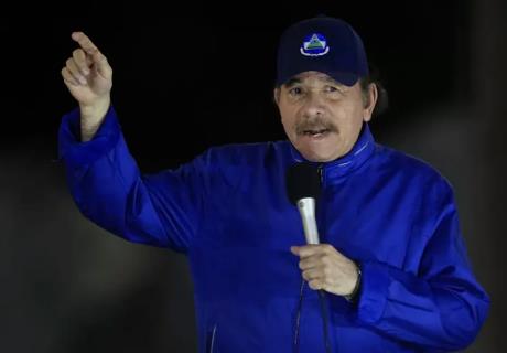 世纪大反攻！二十多国集结，拜登这次脸都被打肿了！