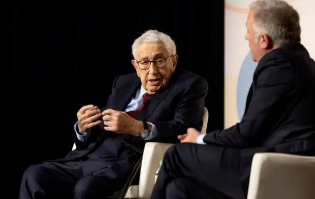 三路顶级忽悠大军围攻普京！