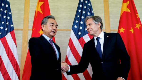 拜登内外交困，中国外交上演大反击！