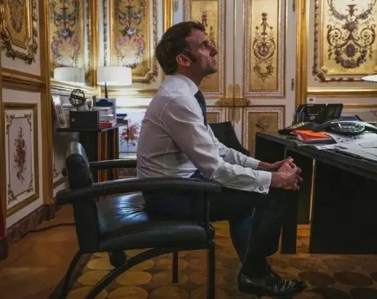 马克龙一败涂地，法国瘫痪，欧洲破碎！