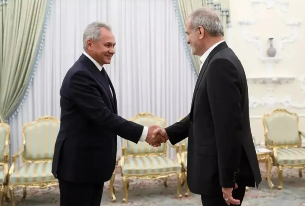 管外交，还是得老人出马！