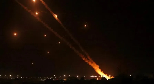 伊朗突然发动对以导弹袭击的意义超乎想象，八方面深度分析！