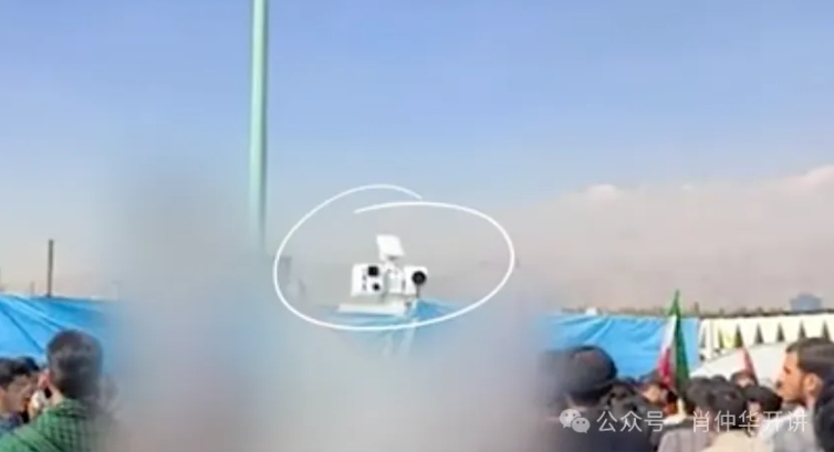 哈梅内伊随身步枪与激光炮的符号意义！