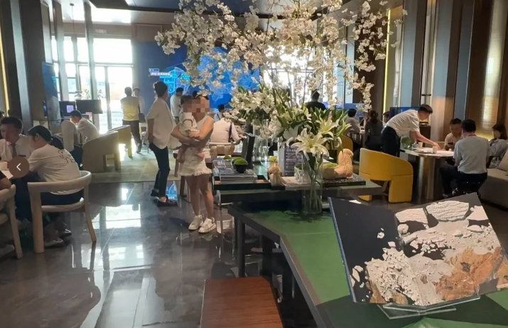 楼市，持续火爆…..